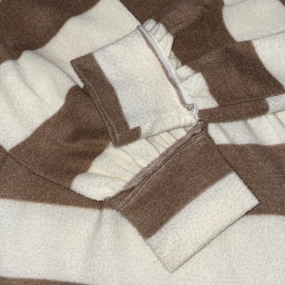 NWOT. Moa Moa. Women’s long sleeve Sweater Blouse. Size small. - Picture 5 of 5